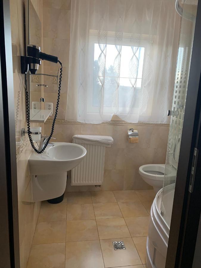 Vila Palace Karánsebes Kültér fotó